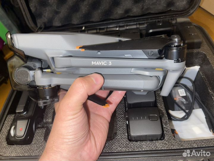 DJI Mavic 3 Pro Fly More Combo (DJI RC Pro)
