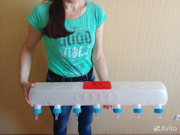 Полка ведро бутылка молокопоилка для ягнят козлят