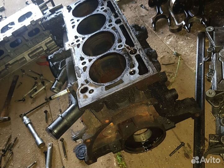 Блок цилиндров двигателя K4M renault megan 2
