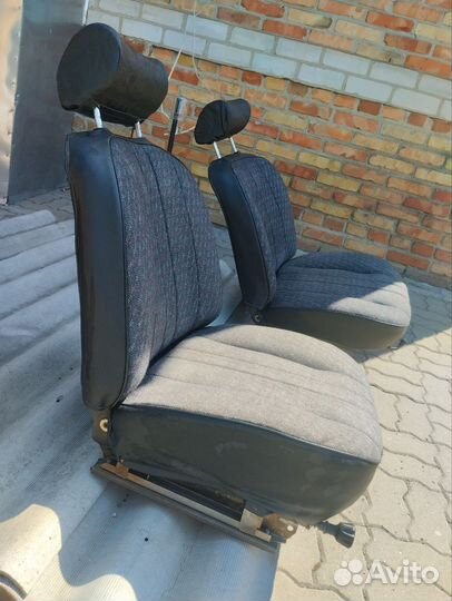 Передние сиденья