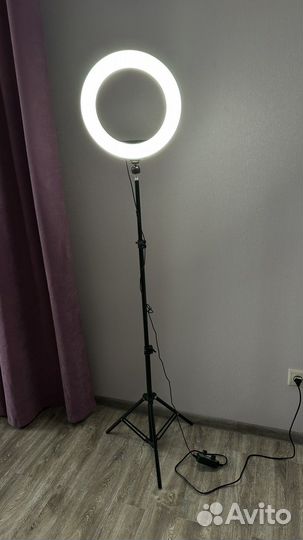 Кольцевая лампа со штативом