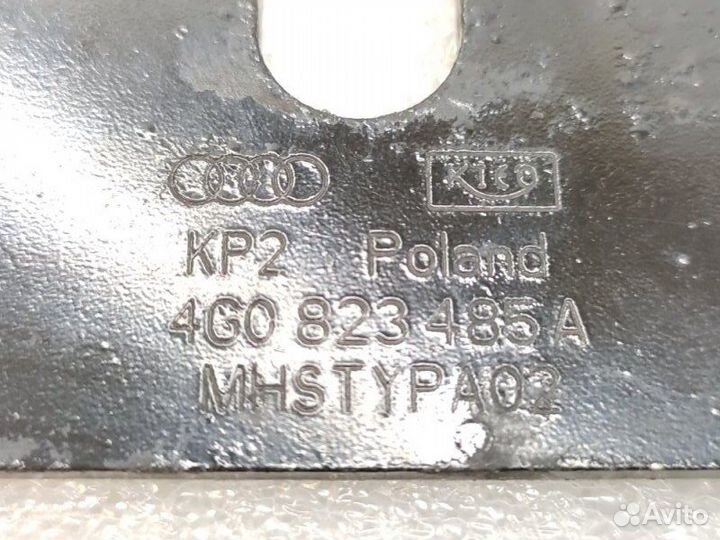 Крюк замка капота Audi A6 C7 1.8 CYG 2018