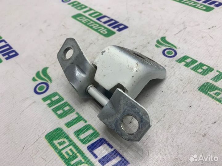 Петля двери передняя правая Mazda 6Gj/Gl седан