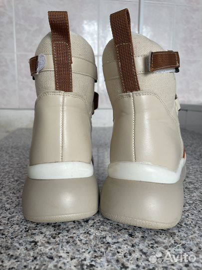 Ботинки для девочки новые