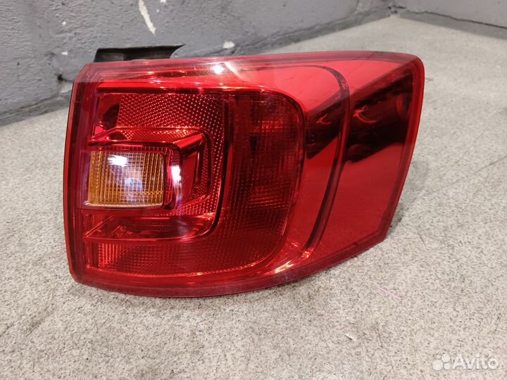 Задний правый фонарь оригинал для VW Jetta 6