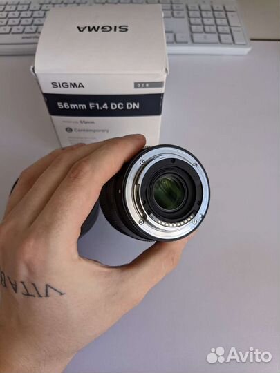 Объектив Sigma 56 mm f1.4 sony e