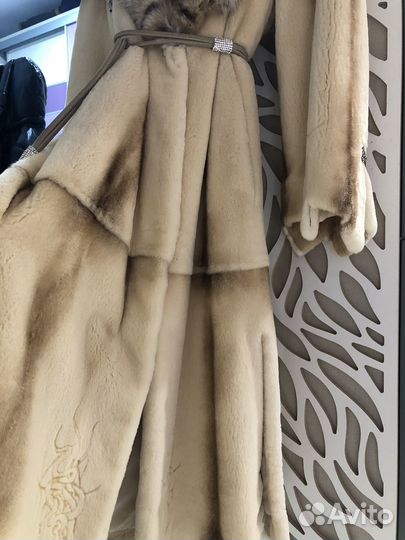 Шуба норковая с капюшоном из рыси Италия