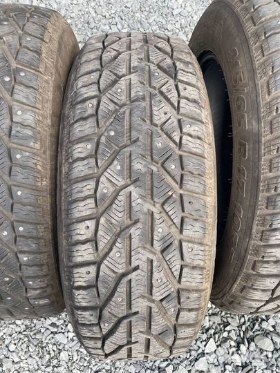 Tigar SUV Ice 215/65 R17