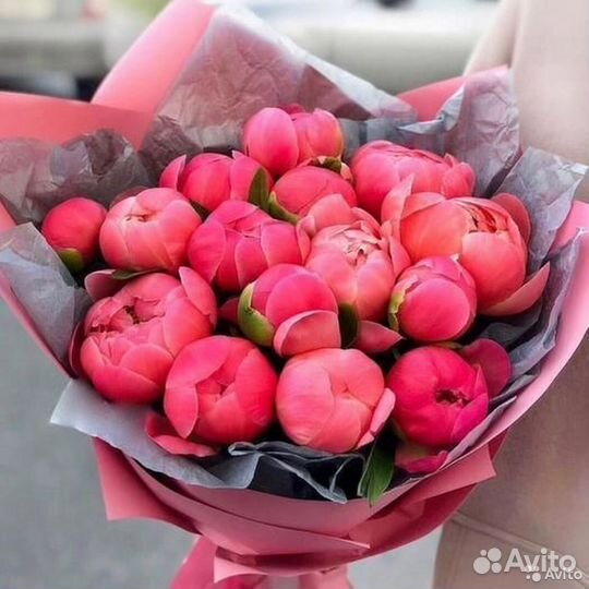 Букет из пионов