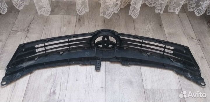 Решетка радиатора на toyota camry 55