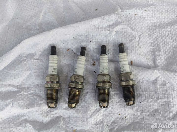 Свечи Renault Logan 7700500168 б/у, 4 шт