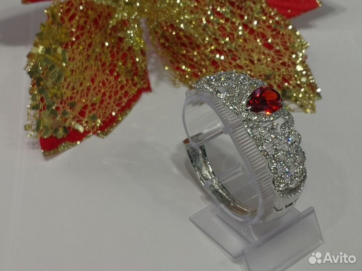 Браслет женский на руку бижутерия со стразами