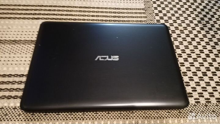 Ноутбук asus e402y