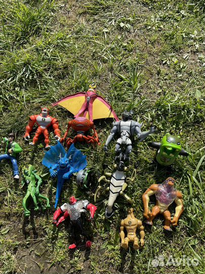 Игрушки ben 10 бен фигурки(волк+1)