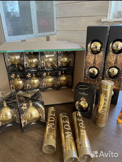 Новогодние шары “Moet Chandon “