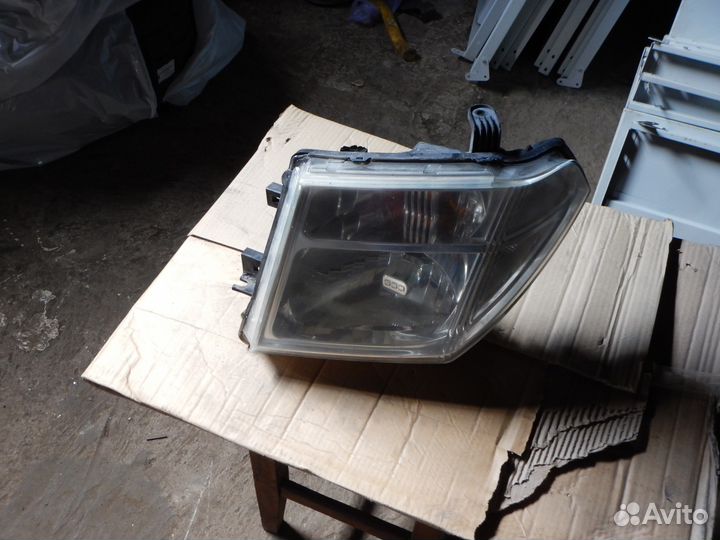 Фара левая Nissan Pathfinder R51M