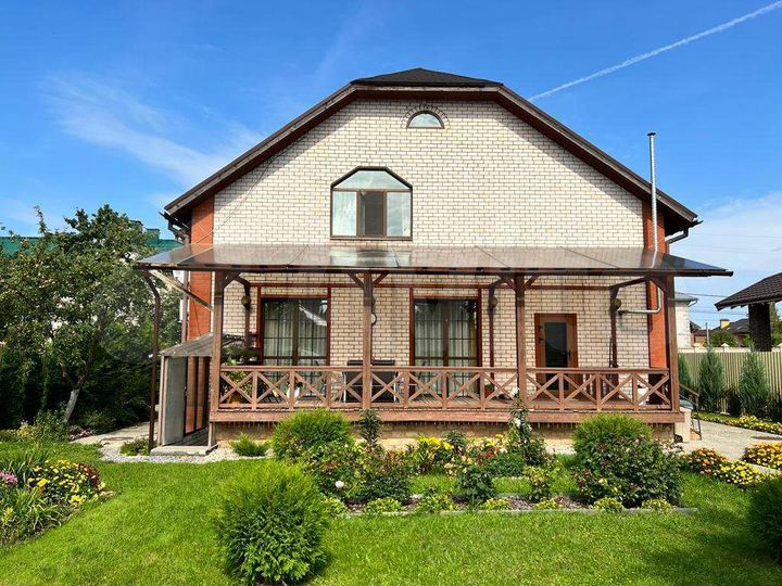 Дом 330 м² на участке 8,8 сот.