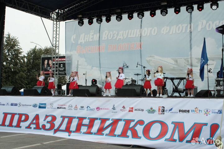 Вокал, Гитара, Фортепиано, Укулеле, Рисование