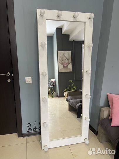 Зеркало напольное с подсветкой