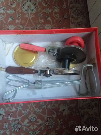 Закаточная машинка с железными крышками