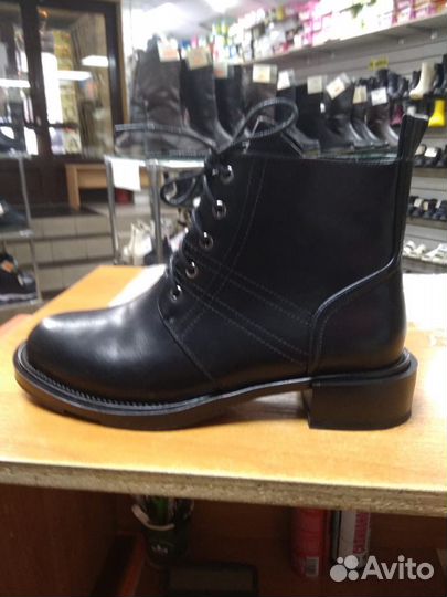Ботинки женские черные