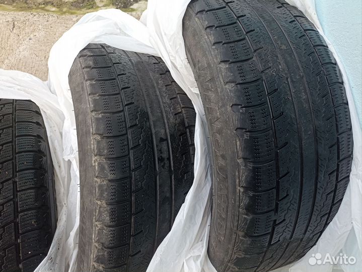 Roadstone Winguard Ice 205/55 R16