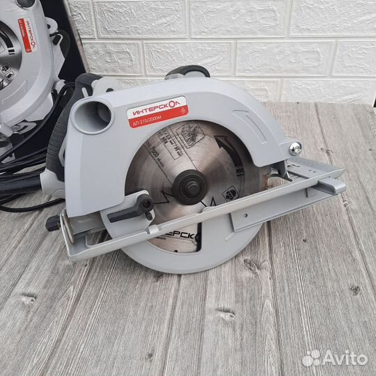 Дисковая пила Интерскол дп-210/2000М