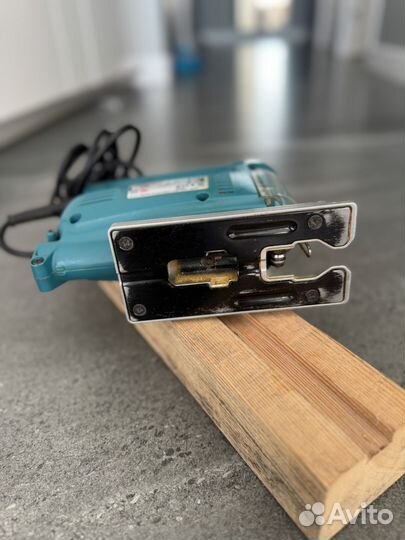 Электролобзик makita 4324