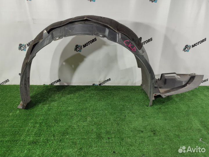 Подкрылок передний правый Toyota Avensis AZT255