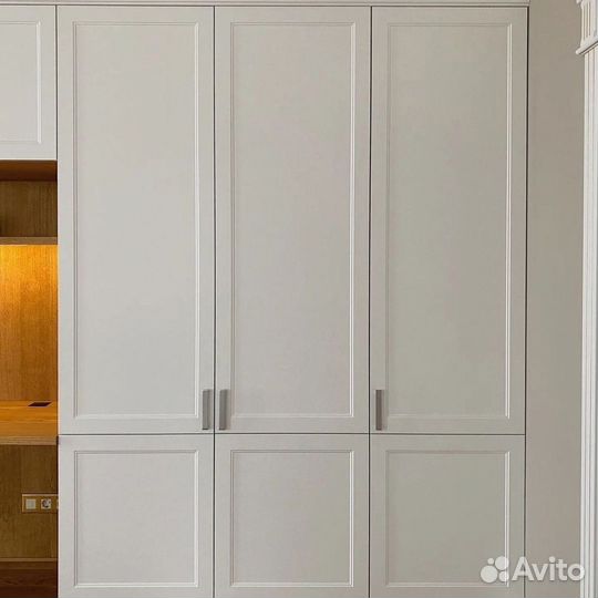 Распашной шкаф