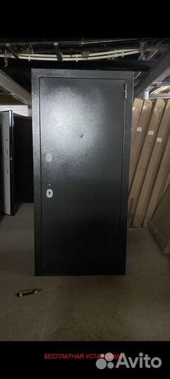 Толстая входная дверь с отличной шумоизоляцией