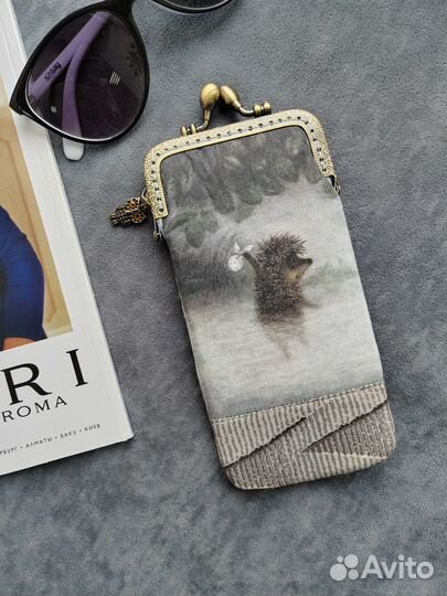 Очечник с ежиком в тумане