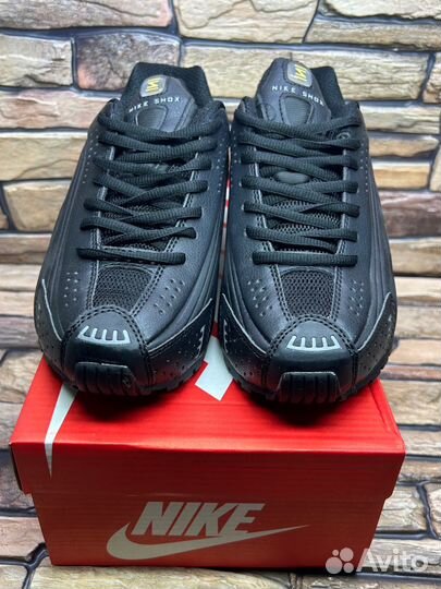 Кроссовки nike shox r4 black gold 40-42