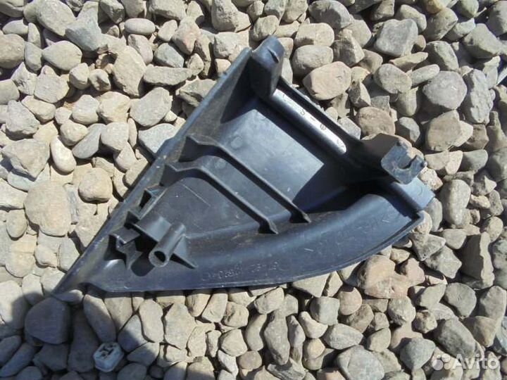 Уголок двери левый Toyota Corolla Fielder NZE144