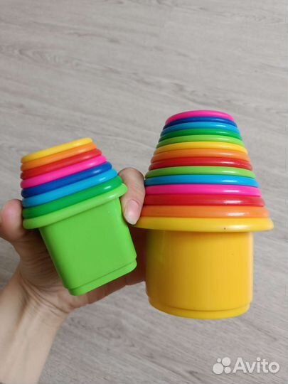 Пирамидка из стаканчиков