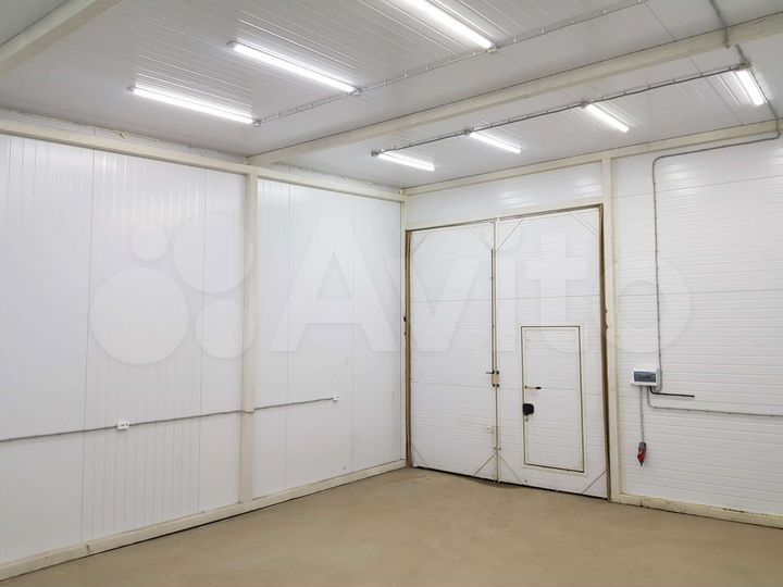 Гараж, > 30 м²