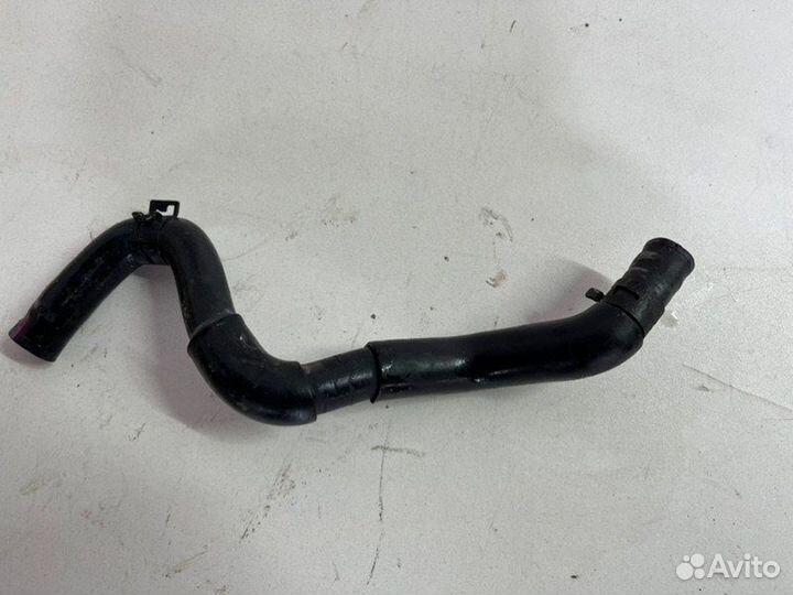 Патрубок системы охлаждения передний Toyota Land