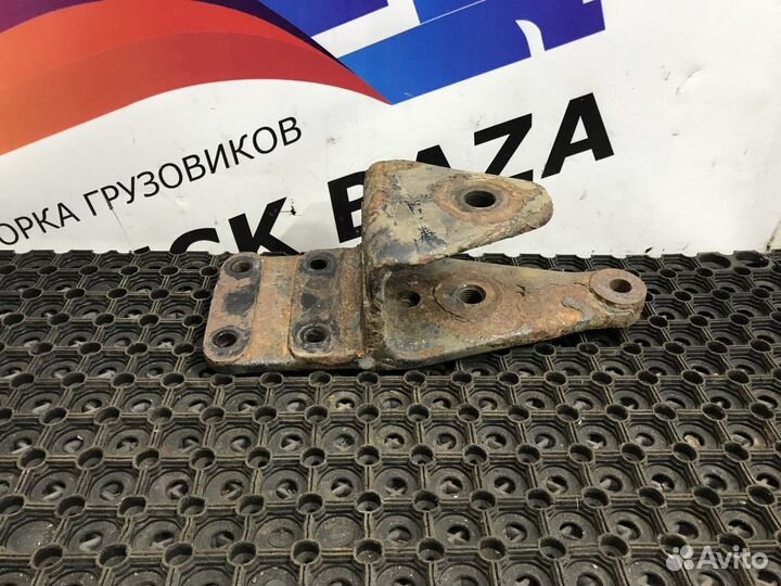 Кронштейн передней рессоры левый Daf CF