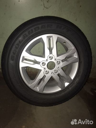 R18 265/60 запаска колесо с кожухом