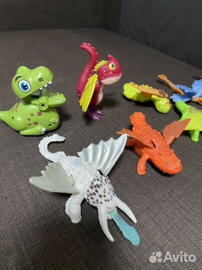 Фигурки драконов из м/ф Как приручить дракона