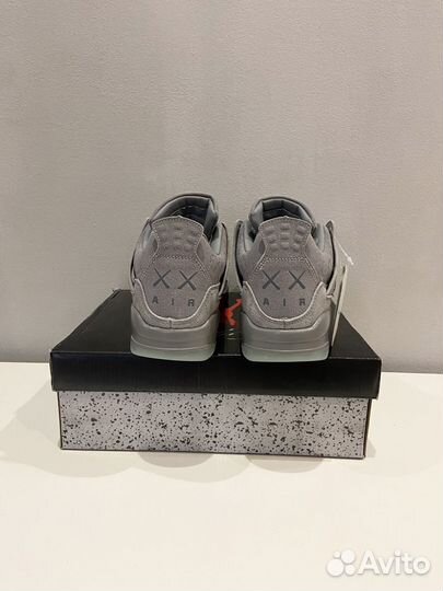 Кроссовки Nike Air Jordan 4 Retro Kaws