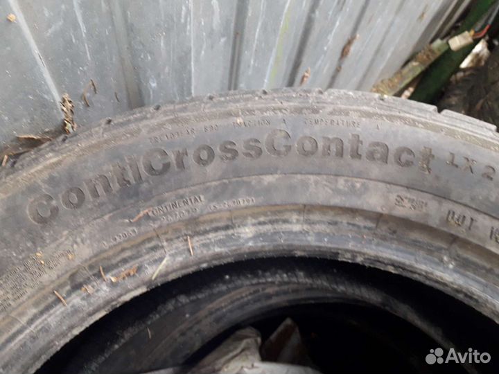 Continental ContiCrossContact LX2 215/60 R17