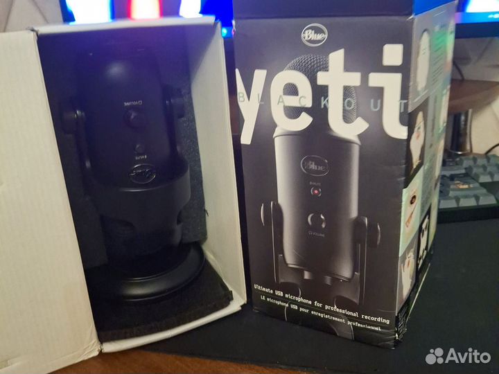 Микрофон Blue Yeti Blackout