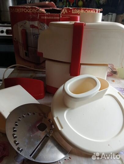 Электросоковыжималка-шинковка