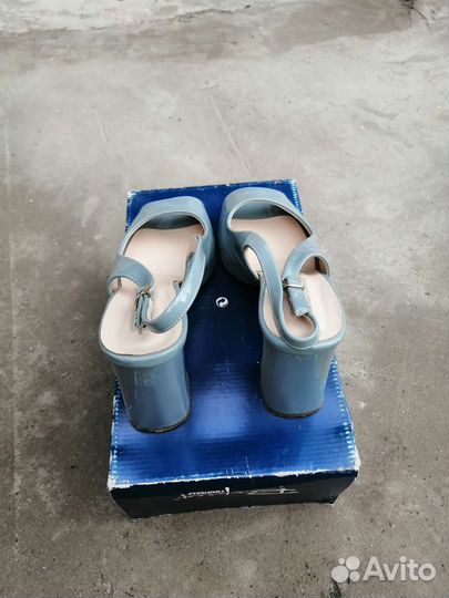 Босоножки женские 39 размер