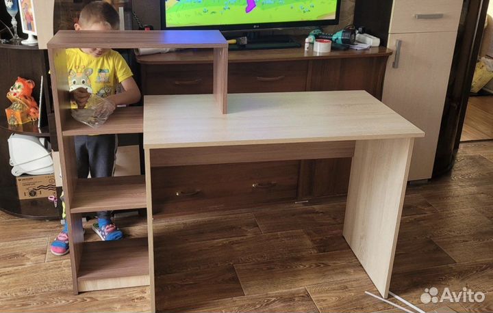 Компьютерный стол