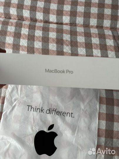 Macbook pro 14 m2 max 96gb/4tb