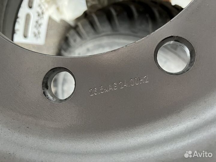 BKT Flotation 648 700/50 R26.5 174B