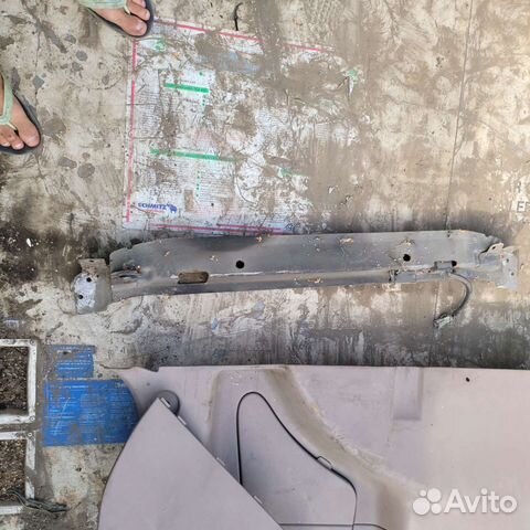 Верхняя планка телевизора кузова виндстар 95г