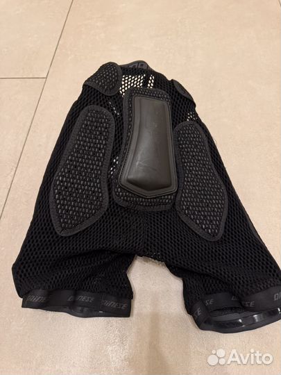 Защитные шорты dainese детские бу